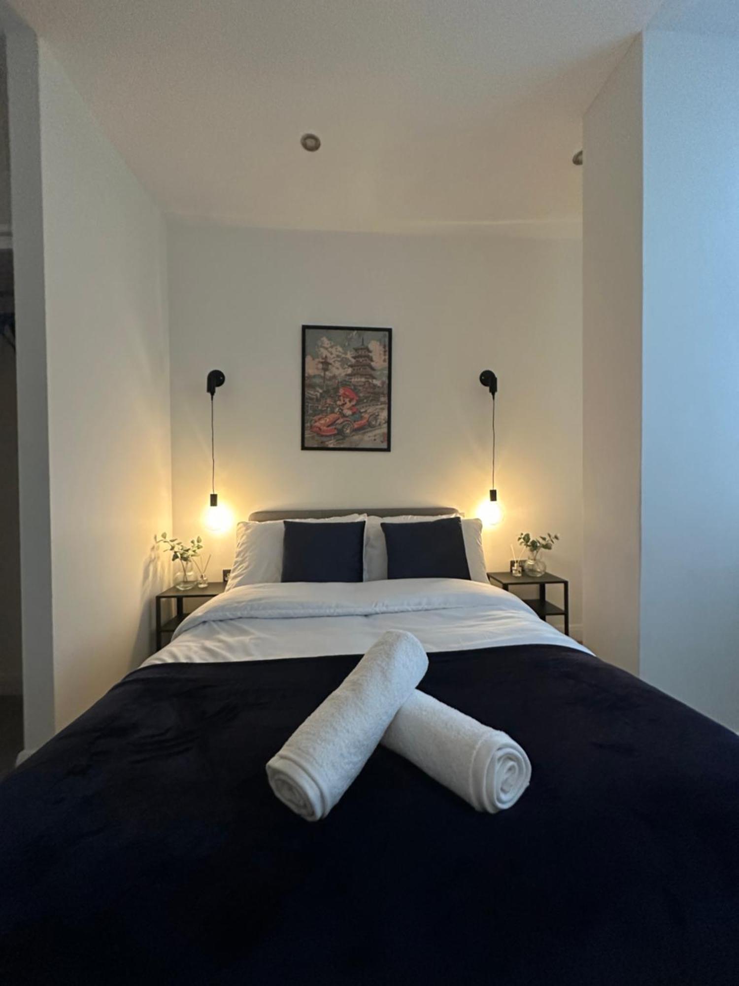 Retro Suite A Luxury Apartment With King Size Bed Wii Games And Entertainment Leicester Exterior photo